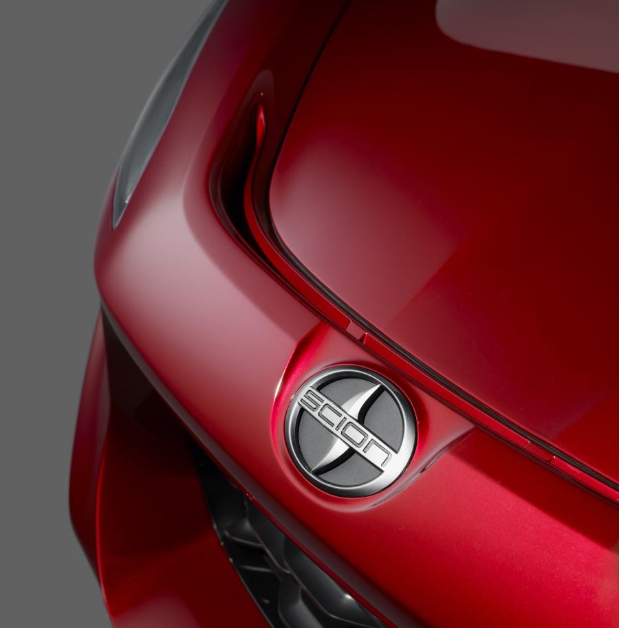 Логотип Scion FR-S Concept 2011 года  (фото 35 из 50)
